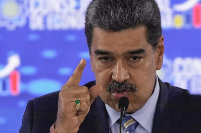 Maduro'dan onay: ABD'nin saldırması halinde Venezüella silahla karşılık verecek!