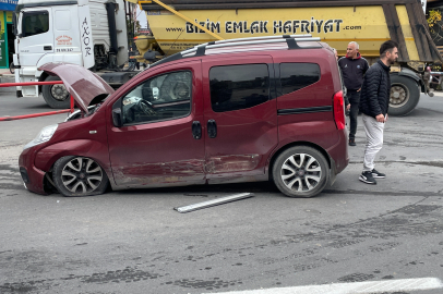 Tekirdağ'da hafif ticari araç ile otomobil çarpıştı: Yol trafiğe kapandı