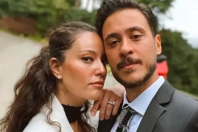 Anıl Altan ve Pelin Akil kızlarıyla tatile çıktı: Keşke barışsanız!