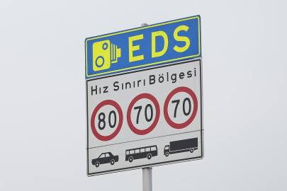 Kara yollarındaki yaklaşık 33 bin hız levhası kaldırıldı