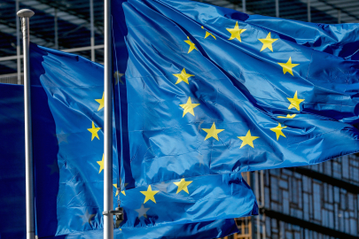 AB, Ruslara çok girişli Schengen vizesini kaldırıyor