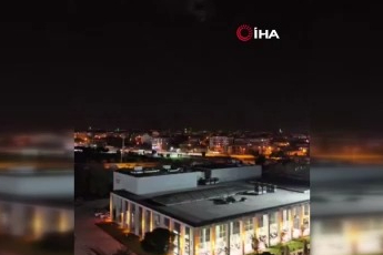 Bursa'da şimşekler geceyi gündüze çevirdi