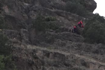 Gümüşhane’de arkadaşıyla gezintiye çıkan erkek hemşire kayalıklardan düştü