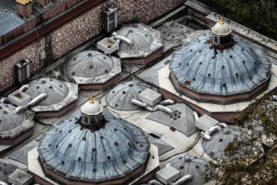 Mimar Sinan inşaa etmişti, görüntüler sosyal medyada yayıldı! Göbek taşında dansöz, hamam tasında yemek...