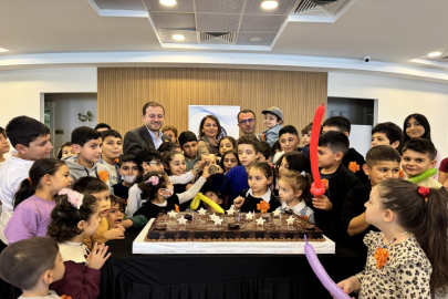 Bursa'da çocuklar, lösemiye dikkati çekmek için gökyüzüne balon bıraktı