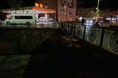 Burdur'da dengesini kaybedip kanala düştü, itfaiye ekipleri kurtardı