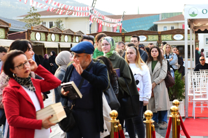 Bursalı 100 bini aşkın kitap sever Osmangazi Kitap Fuarı’nı ziyaret etti