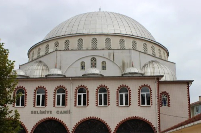 Bursa'da cami tuvaletinin içler acısı hali tepki çekti! Örümcek ağları...