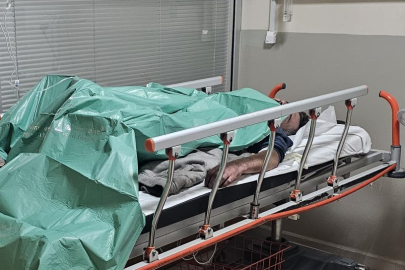 Bursa'da ısınmak için yaktığı ateş kıyafetlerini tutuşturdu!