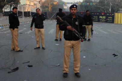 Pakistan'da canlı bomba saldırısı; 6 ölü, 12 yaralı!