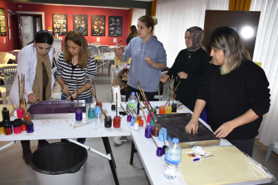 Ebru sanatı Bursa Karacabey’de yeniden hayat buluyor
