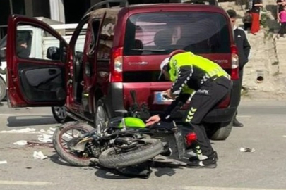 Hakkari'de motosikletle kamyonet çarpıştı: 1 yaralı