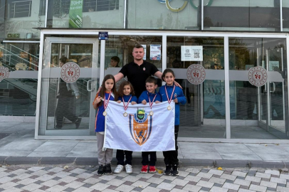 İnegöl Belediyesi sporcularından yüzmede Türkiye dereceleri