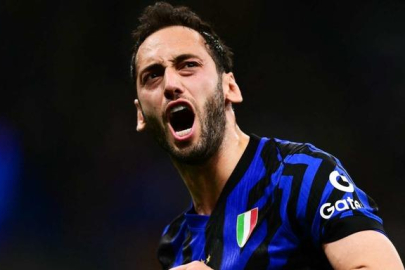 İtalya Serie A'da Ekim ayında gösterdiği performansla dikkatleri çeken Hakan Çalhanoğlu'na özel ödül!