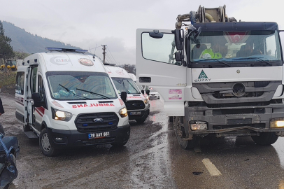 Karabük'te beton mikseri otomobille çarpıştı: 1'i çocuk 5 kişi yaralandı