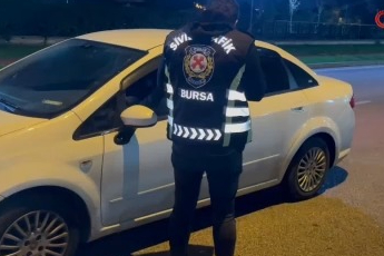 Bursa'da Millet Mahallesi'nde denetim! Tek tek kontrol edildiler...