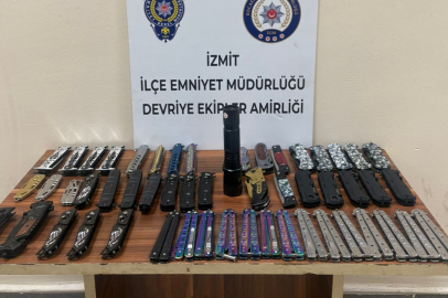 İzmit'te iki çocuğun üzerinde 52 kesici alet ele geçirildi