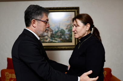 Bakan Yumaklı'dan, Hırvatistan’da düşen uçakta şehit olan pilotun ailesine ziyaret