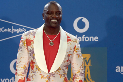 Dünyaca ünlü şarkıcı Akon gözaltına alındı