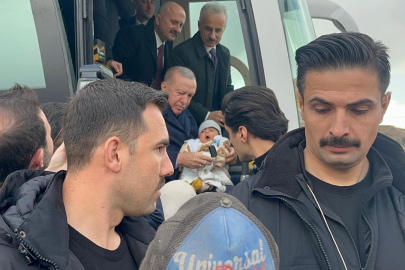 Cumhurbaşkanı Erdoğan 4 aylık bebeği görünce konvoyu durdurdu
