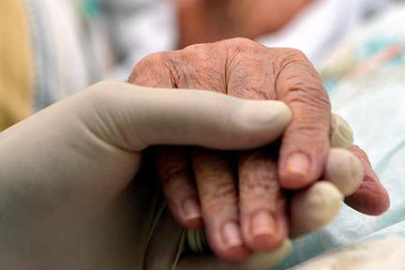 Evde bakım yardımı ödemeleri hesaplara yatırılmaya başlandı