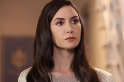 Ahu Yağtu genç oyuncu ile el ele yakalandı! Yaş farkı gündem oldu