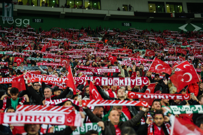 Bursaspor taraftarıyla özdeşleşmişti! Hakan Çalhanoğlu...