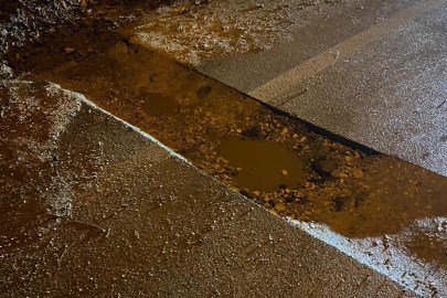 Edirne'de bozuk yollar sürücüleri mağdur ediyor