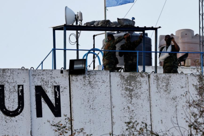 İşgalci İsrail, Lübnan topraklarında UNIFIL askerlerini tank atışıyla hedef aldı