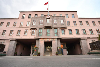 MSB: Düşen uçağın enkazında kaza kırım çalışmaları sürüyor