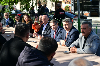 Bursa Yıldırım Belediye Başkanı Yılmaz, Vakıf mahallesinde vatandaşlarla buluştu