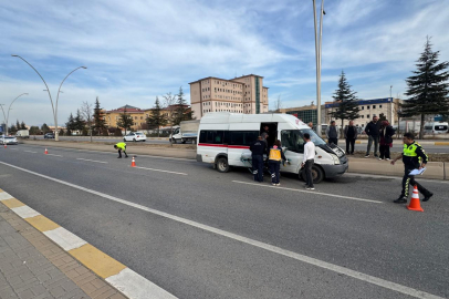 Çankırı'da minibüsün çarptığı yaşlı adam yaralandı