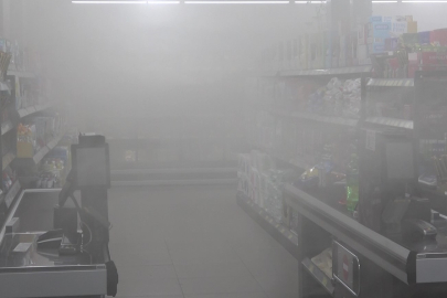 Amasya'da korkutan yangın: Marketi duman kapladı