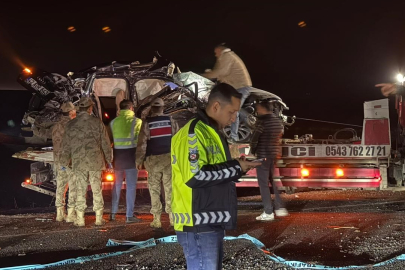Diyarbakır'daki kazada ölen 4 kişinin cenazesi Adli Tıp Kurumu'na kaldırıldı