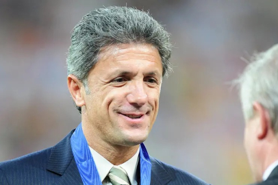 Galatasaray'ın efsanesi Popescu'nun tercihi Türkiye oldu