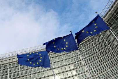 Avrupa Komisyonu'ndan teknoloji devlerine jest: Yapay Zeka Yasası erteleniyor