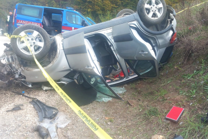 Sakarya D-140’ta feci kaza: Araç şarampole uçtu, 1 ölü 3 yaralı