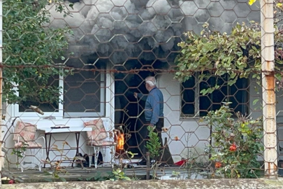 Samsun'da şöminenin bacasından çıkan kıvılcım evi yaktı