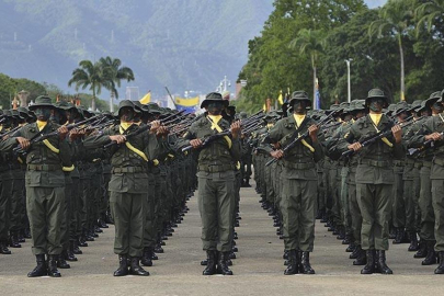 ABD uçak gemilerini göndermişti: Venezuela'dan füzelerle savaş hazırlığı!