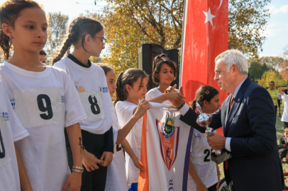 Bursa'da 'Başöğretmen Atatürk Kros Yarışması' nefes kesti