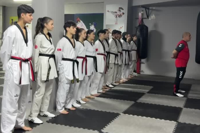 Bursalı genç tekvandocu hem dünya hem Avrupa şampiyonu oldu