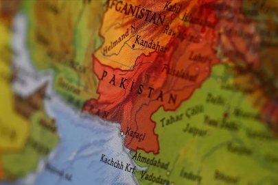 Pakistan'da silahlı saldırı! Ölü ve yaralılar var