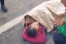 Bursa'da otomobil, bisikletli grubuna çarptı! Yaralılar var