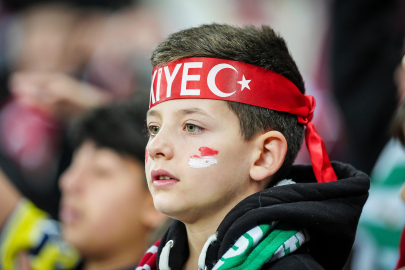 Bursaspor taraftarına bırakın, dünyaları kazanın!