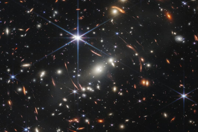 Nobel ödüllü teori tartışmaya açıldı: Evren genişliyor mu yavaşlıyor mu?