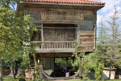 Ankara’da 200 yıllık serender kül oldu