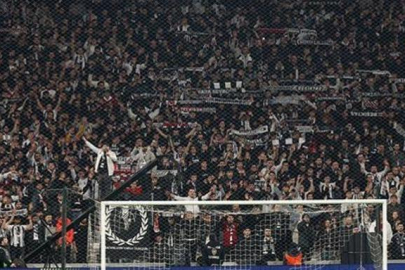 Beşiktaş'ta taraftarın sabrı taştı! Maç sonunda Sergen Yalçın'a protesto