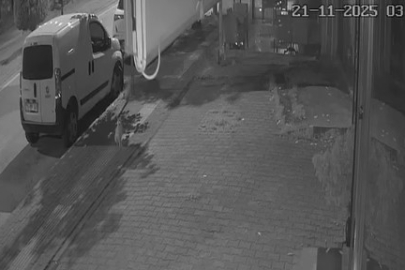 Bursa'da trajikomik hırsızlık! Girdi, yedi çalıp kaçtı...