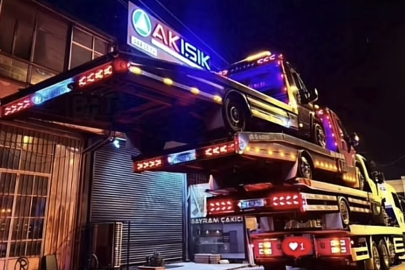 Sakarya'da çekici operatöründen şaşırtan gösteri: Bir çekicinin üzerine 3 çekici yükledi