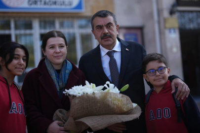 Bakan Tekin'den öğretmenlere mektup: Her çocuğun geleceği size emanet